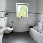 Heiß *