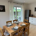 Heiß Apartment *